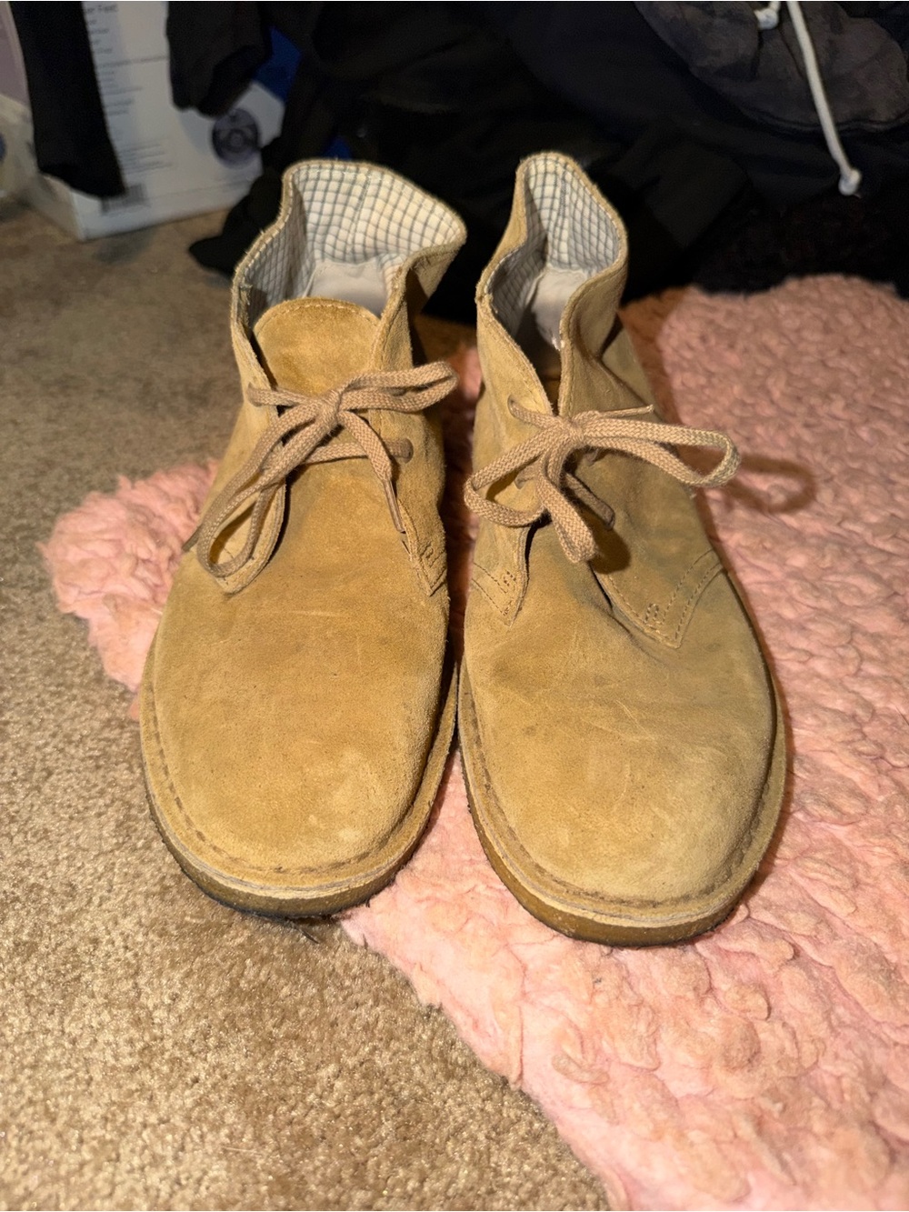 CLARKS Women’s 10 Tan Suede Chukka Boots - make me an offer!